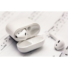Apple AirPods 2 Wireless headphones